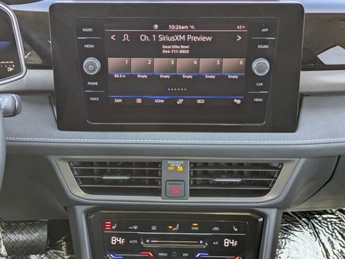 New 2026 Volkswagen Taos SE image 18