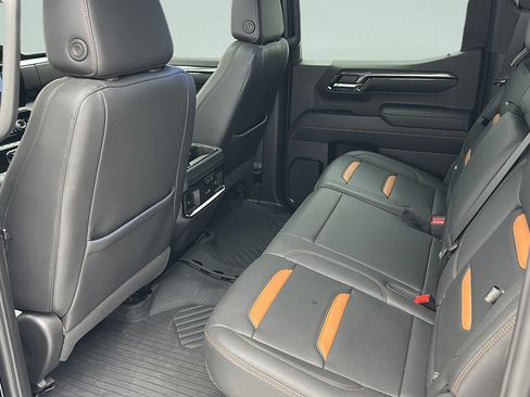 Used 2024 GMC Sierra 1500 AT4 w/ Technology Package AWD/4WD image 13