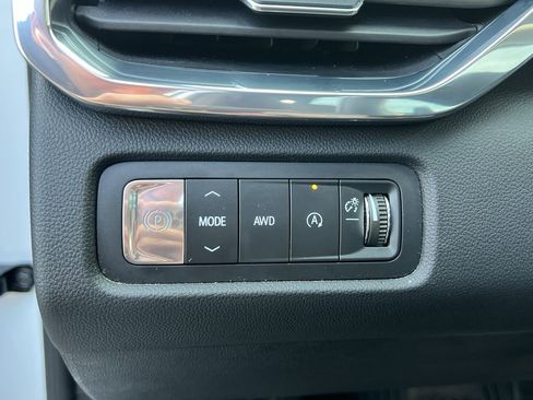 Used 2024 GMC Acadia Denali w/ Super Cruise Package image 16