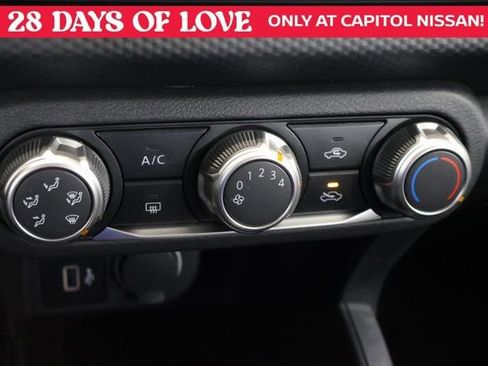 New 2025 Nissan Kicks Play S image 19