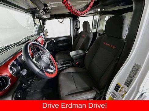 Used 2023 Jeep Wrangler Unlimited Rubicon AWD/4WD image 5