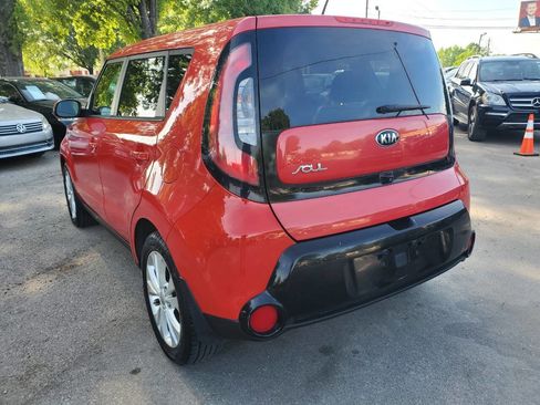 Used 2016 Kia Soul + image 5