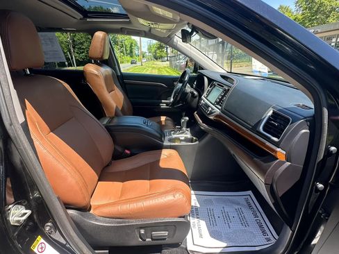 Used 2018 Toyota Highlander Limited AWD/4WD image 37