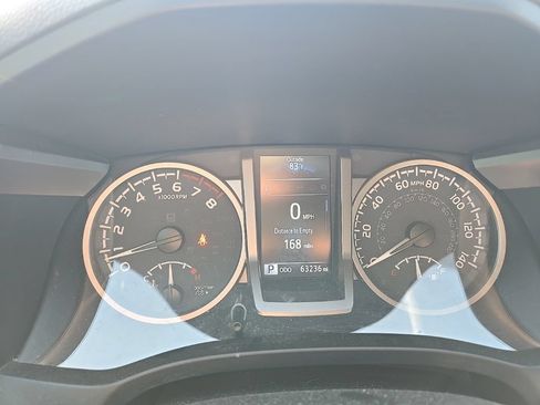 Used 2023 Toyota Tacoma Limited AWD/4WD image 19