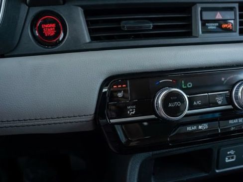 Used 2025 Honda Pilot Touring image 23