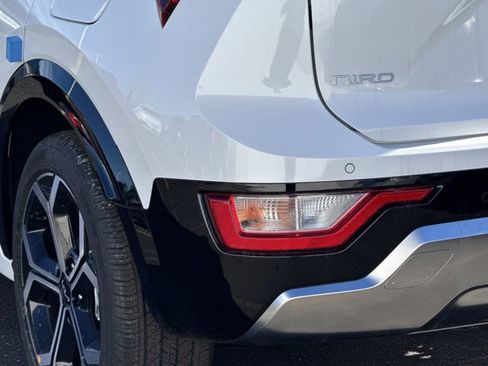 New 2025 Kia Niro EX Touring image 15