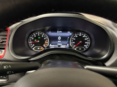 Used 2022 Jeep Renegade Latitude w/ Sun/Sound Group AWD/4WD image 23