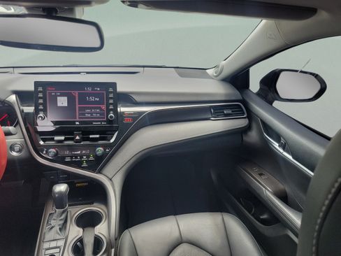 Used 2022 Toyota Camry XSE FWD image 7