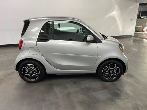 Used 2019 smart fortwo electric drive RWD image 7