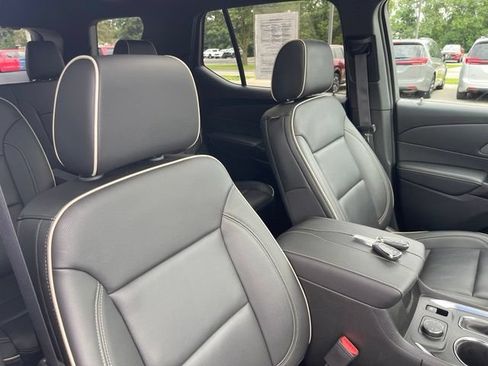 Used 2023 Chevrolet Traverse Premier AWD/4WD image 38