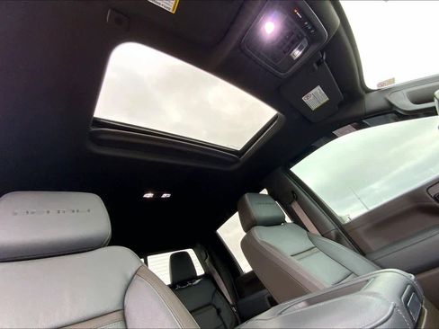 Used 2022 GMC Sierra 3500 Denali w/ Denali Ultimate Package image 14