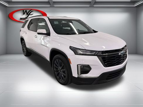 Used 2023 Chevrolet Traverse RS w/ LPO, Floor Liner Package FWD image 3