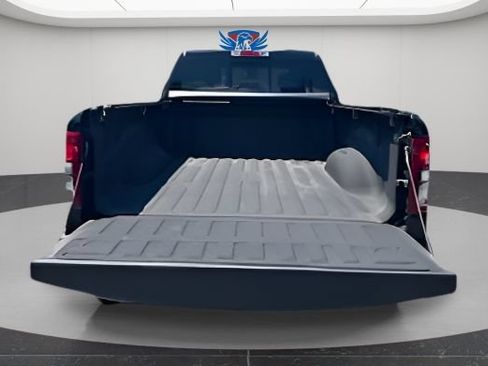 Used 2022 RAM 1500 Big Horn w/ Night Edition AWD/4WD image 5