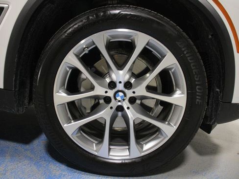 Used 2022 BMW X5 xDrive40i w/ Premium Package image 24