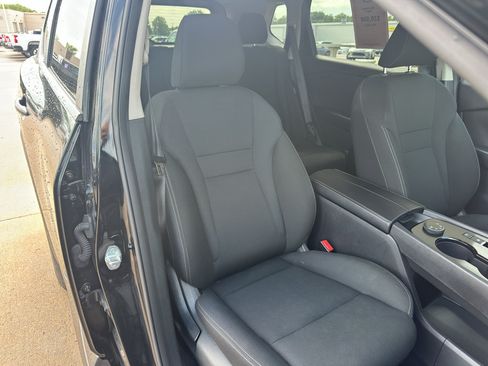 Used 2024 Nissan Rogue S AWD/4WD image 26