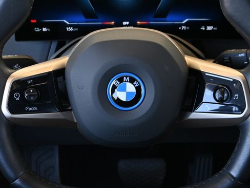 Certified 2025 BMW iX xDrive50 AWD/4WD image 31