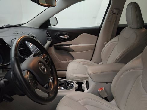 Used 2019 Jeep Cherokee Limited AWD/4WD image 17