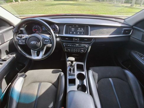 Used 2020 Kia Optima S FWD image 9