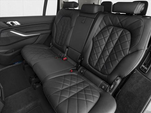 New 2026 BMW X7 xDrive40i w/ Premium Package image 9