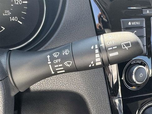 Used 2020 Nissan Rogue Sport S image 20