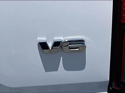 Certified 2019 Toyota Tacoma TRD Off-Road AWD/4WD image 9