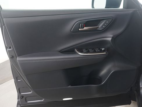 Used 2024 Toyota Crown Limited image 20