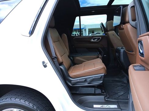 Used 2023 Chevrolet Tahoe High Country w/ Advanced Technology Package AWD/4WD image 28