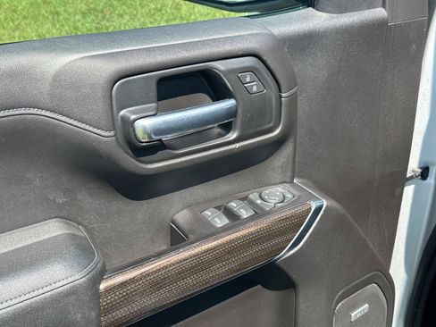 Used 2019 Chevrolet Silverado 1500 LT Trail Boss AWD/4WD image 18
