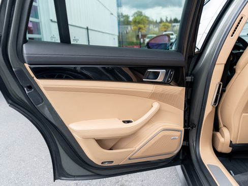 Used 2022 Porsche Panamera 4S AWD/4WD image 25