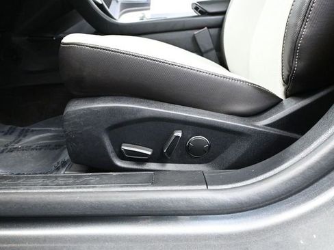 Used 2020 Ford Fusion SE w/ Equipment Group 151A image 21