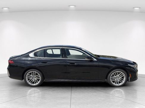 Certified 2024 BMW 540i xDrive w/ Premium Package AWD/4WD image 3