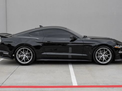 Used 2020 Ford Mustang GT Premium w/ Equipment Group 401A RWD image 3