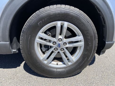 Used 2020 Ford Explorer XLT w/ Equipment Group 202A AWD/4WD image 10
