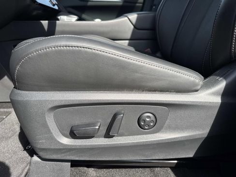 Certified 2025 INFINITI QX60 Luxe w/ Vision Package image 20