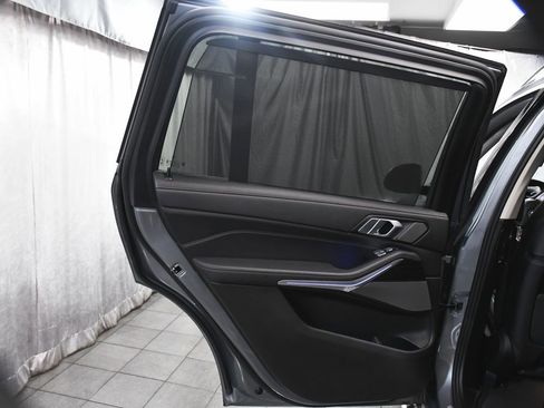 Used 2024 BMW X7 xDrive40i AWD/4WD image 11