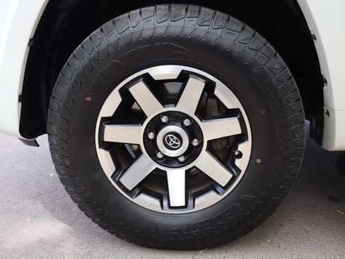 Used 2011 Toyota 4Runner SR5 image 40