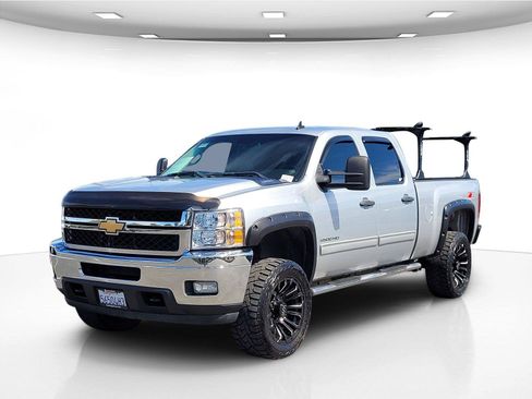 Used 2013 Chevrolet Silverado 2500 LT w/ Interior Plus Package AWD/4WD image 10
