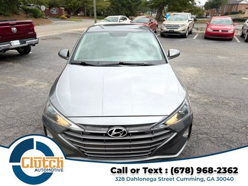 Used 2019 Hyundai Elantra SE w/ Cargo Package FWD image 4