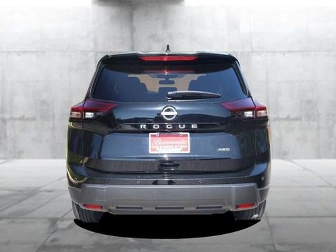 Certified 2025 Nissan Rogue SV AWD/4WD image 6