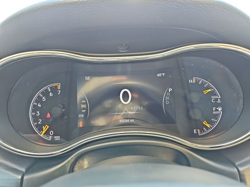 Used 2021 Jeep Grand Cherokee Limited image 24