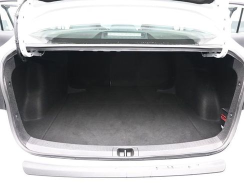 Used 2023 Toyota Corolla SE image 32