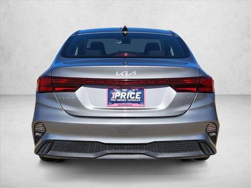 Used 2024 Kia Forte LXS FWD image 7
