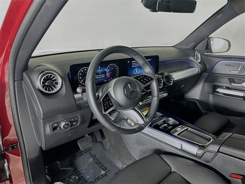 Certified 2025 Mercedes-Benz GLB 250 image 9