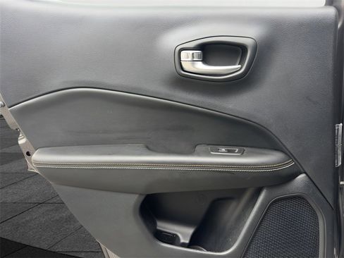 Used 2020 Jeep Compass Latitude image 22