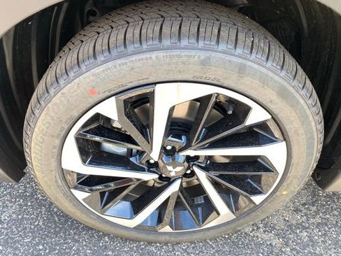 New 2025 Mitsubishi Outlander SEL image 27