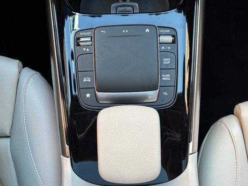 Used 2021 Mercedes-Benz GLA 250 4MATIC image 22