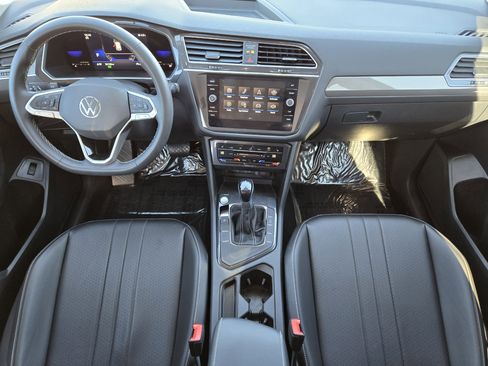 Used 2022 Volkswagen Tiguan SE image 25