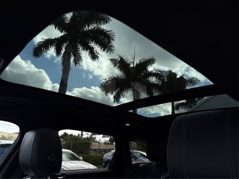 Used 2020 Land Rover Range Rover Velar R-Dynamic S image 31