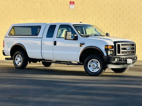 Used 2009 Ford F250 XL AWD/4WD image 2