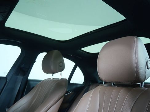 Used 2019 Mercedes-Benz E 300 image 11